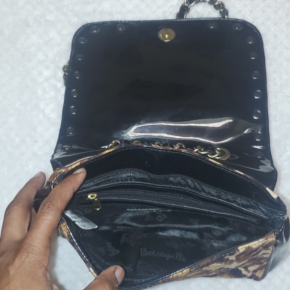 Betsy Johnson Leopard print Purse - Picture 5 of 7